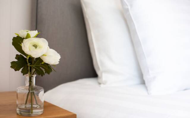 Super King Lodge-sleeps 2-hottub-sea View