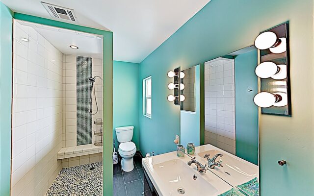 New Listing! Movie Colony Oasis W/ Pool & Spa 3 Bedroom Home