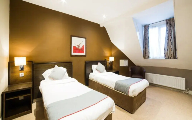 OYO Hotel Majestic