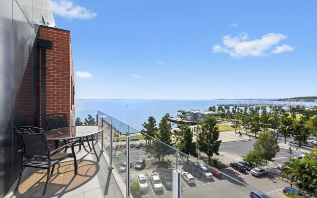 Pier Point 404- Luxe on Geelong Waterfront, 2 BDRM