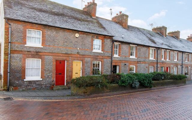 Terraced Townhouse Close to City Centre