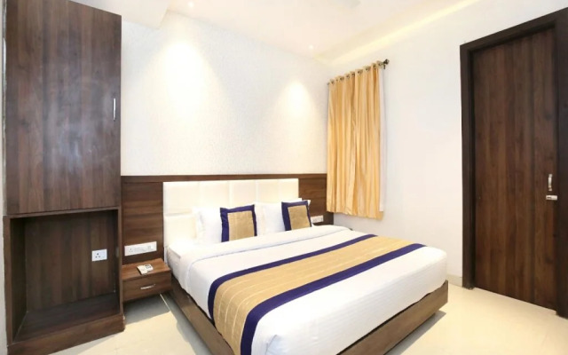 Hotel Grand Star by OYO Rooms