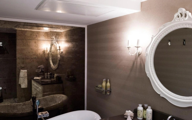 Ena Boutique Hotel & Residences