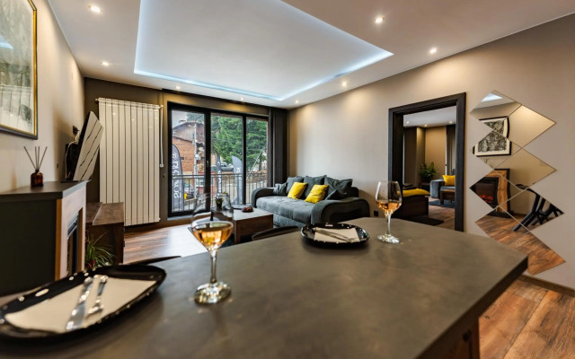 The White Horse Apartment 1