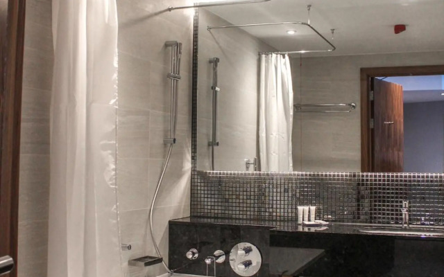 Crowne Plaza London Heathrow T4 by IHG