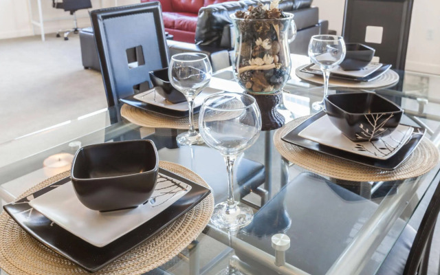 Heaven on Washington Furnished Apartments