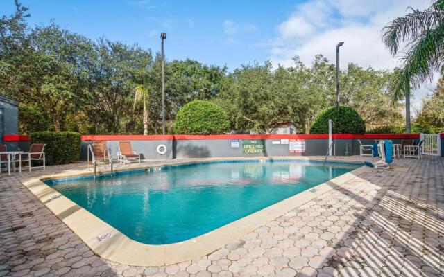 Townhouse Orlando West (ex.Red Roof Inn Orlando West - Ocoee)