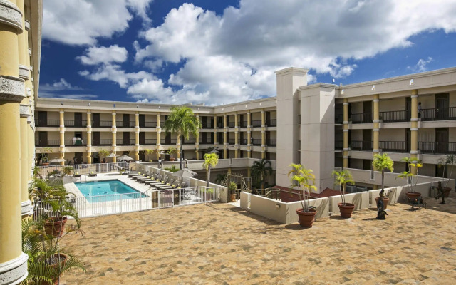 Windward Passage Hotel