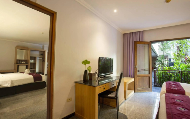 Famous Hotel Kuta
