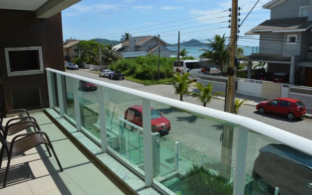 Belíssimo apto 2 suítes com vista para o mar