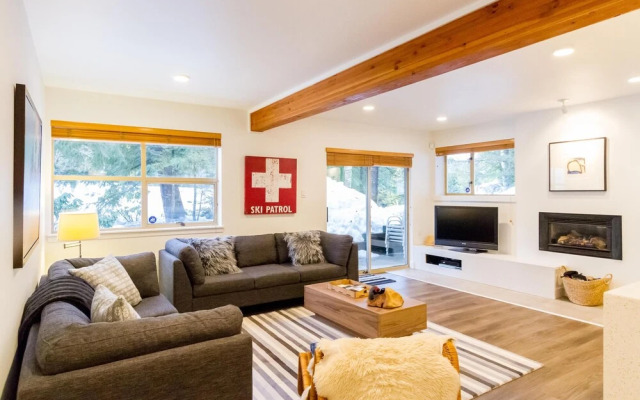 Ski in Out, Great Location, Free Shuttle Bus