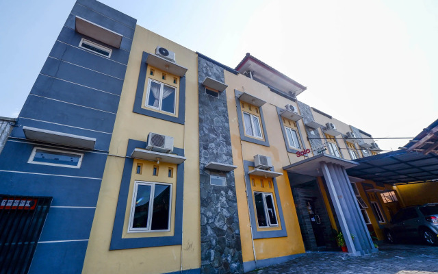 Super OYO 2209 Solo Point Guest House Syariah