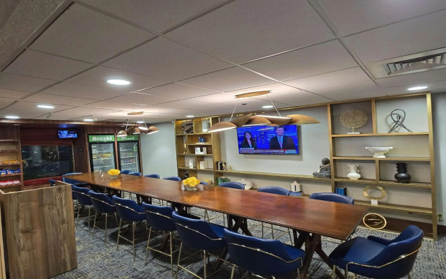 Best Western Plus Universal Inn