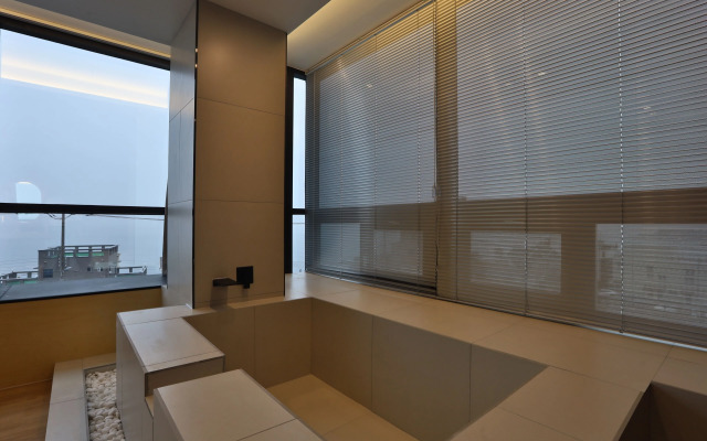 Hotel 701