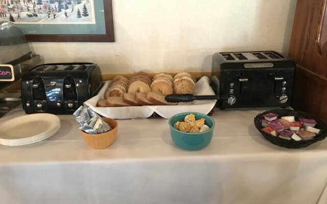 1896 House Inn & Country Lodgings