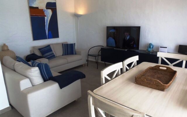 Villa 6 People, Heated Pool, Seafront, Great Location