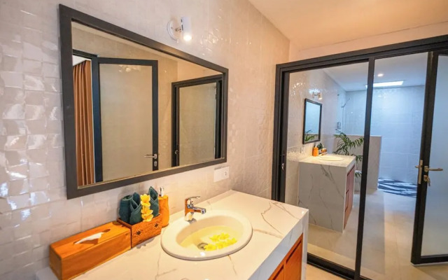 Crystal Flow Guest House & Apartment Canggu