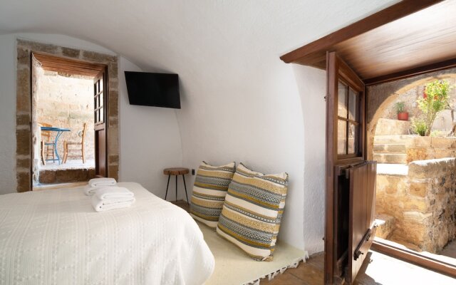 Menexes Suites Monemvasia
