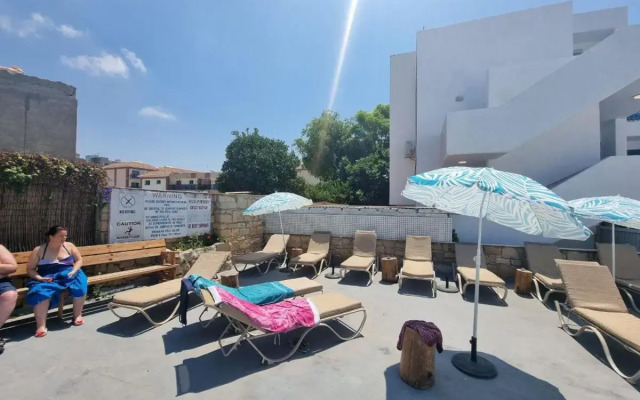 Nereus Hotel