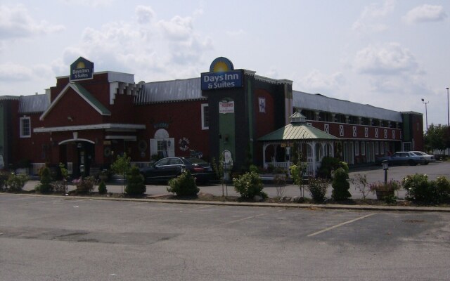 Days Inn & Suites Terre Haute