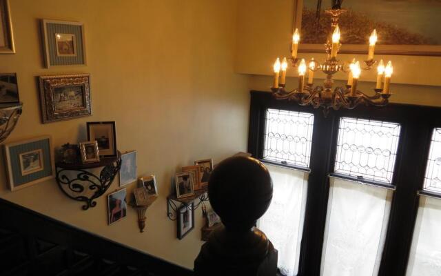 Redwood Bed and Breakfast