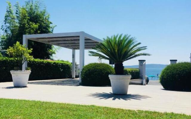 Skipper White Guest House
