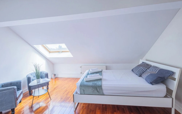 Chambres Cosy dans Une Grande maison