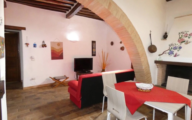 SCAPPO IN UMBRIA, Porta Leone