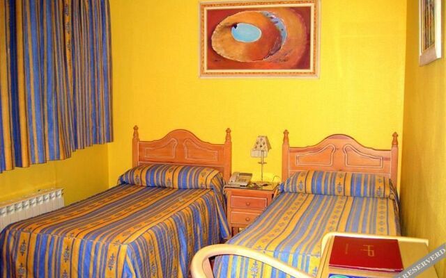 Hostal Plaza DOrt