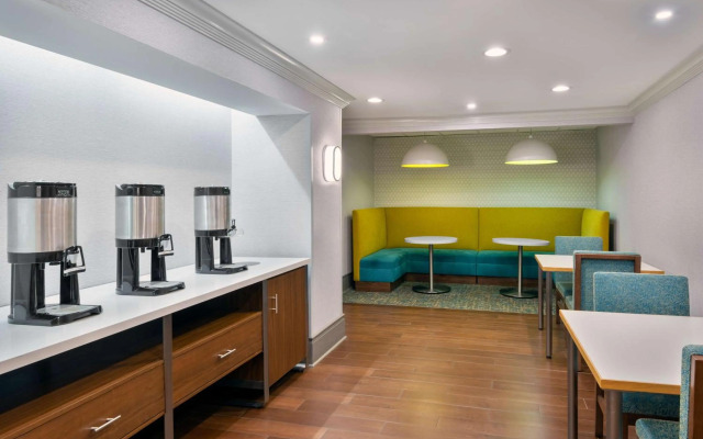 Hampton Inn Buffalo-Airport / Galleria Mall