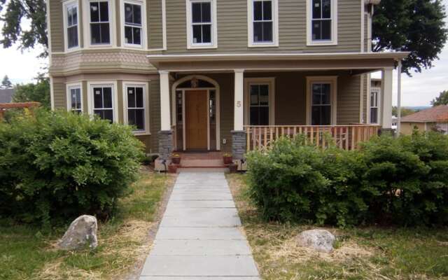Danskammer House Bed & Breakfast