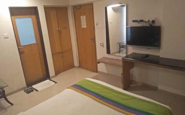Hotel Basera