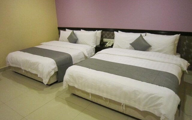 OYO 151 Twin Hotel