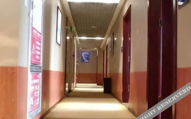 Thirteen Month House Hotel (Guiyang High Speed Rail North Station Branch)