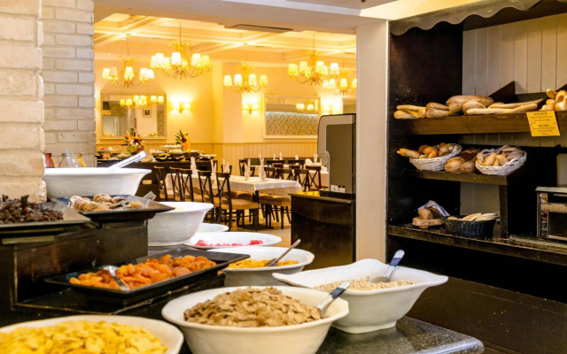 Royal Plaza Hotel