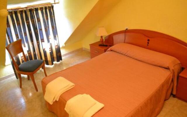 Hostal Aribel Longinos