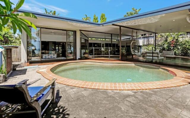 Absolute Beachfront House with Private Pool