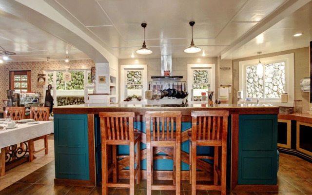 Guest Haven House Bed & Breakfast