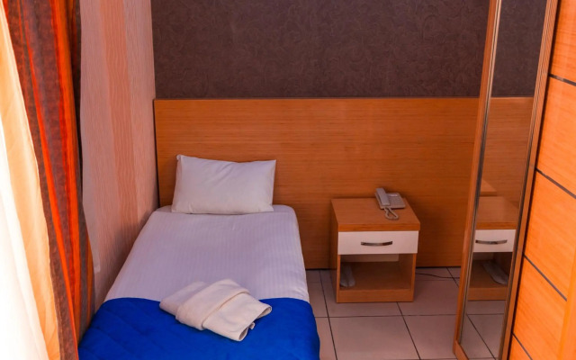 Peracity Hotel