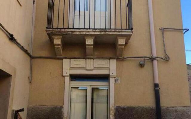 One bedroom house with city view and furnished terrace at Noto 4 km away from the beach