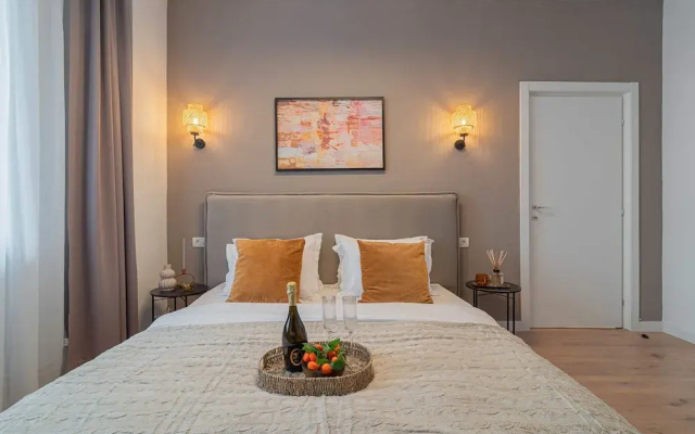Loggia Luxe 5BR Living in Universitatii Area