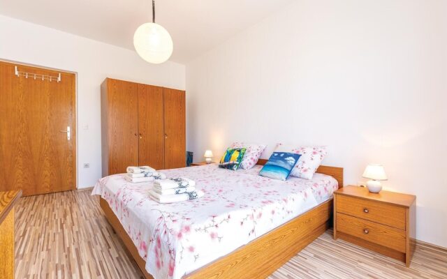 Amazing Home in Podstrana With Wifi and 2 Bedrooms