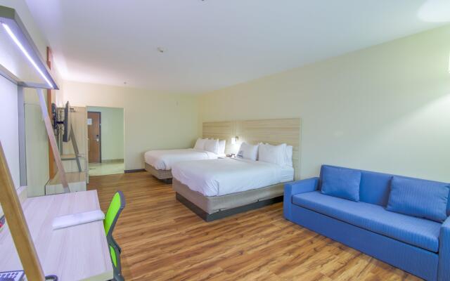 Holiday Inn Express & Suites Raymondville by IHG