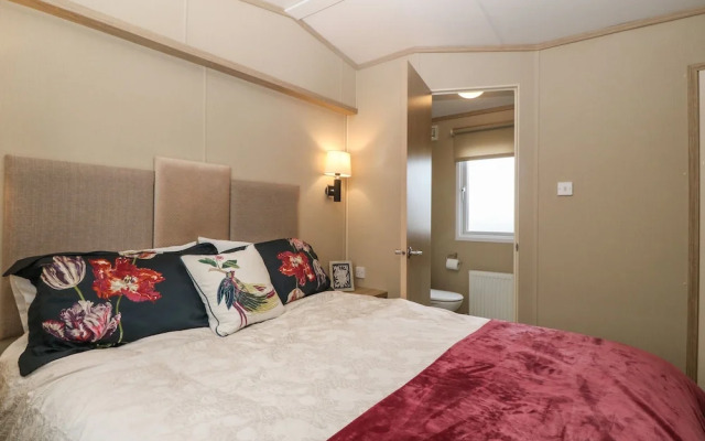 Seafront Holiday Home 2