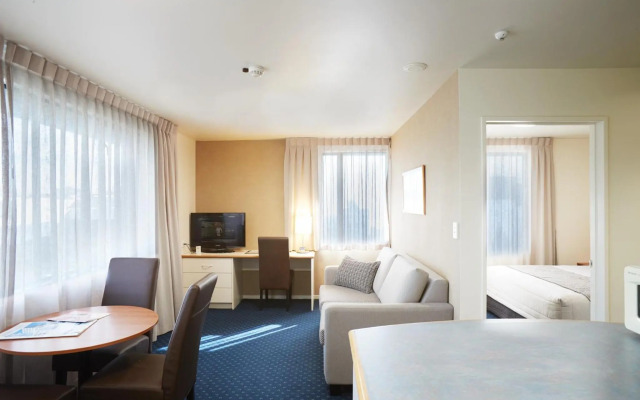 Ventura Inn & Suites Hamilton