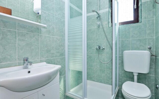 Beautiful Apartment in Starigrad Paklenica With 2 Bedrooms