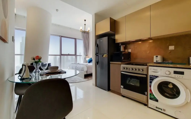 GreenFuture - High-Rise Sleek Studio With Panoramic City Views