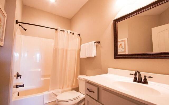 Red Tee 6 Bedroom Condo