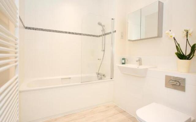 Western Gate, Executive Central Apartments
