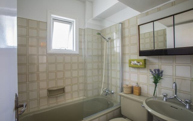 Mackenzie Leo Seafront Suite